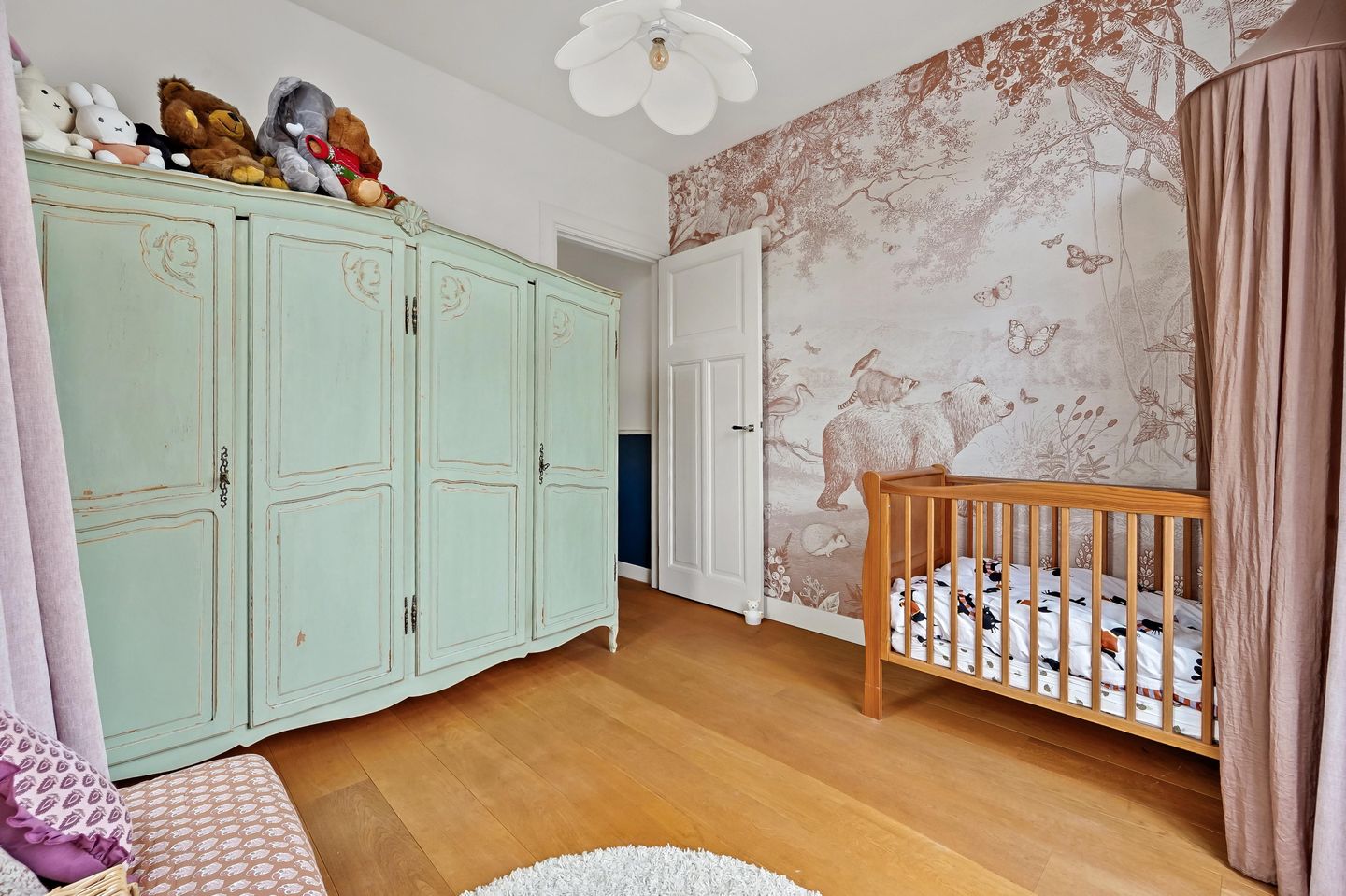 Photo 29 of Van Aerssenstraat 75