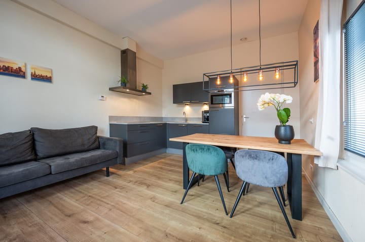 Photo 4 of Strick van Linschotenstraat 16