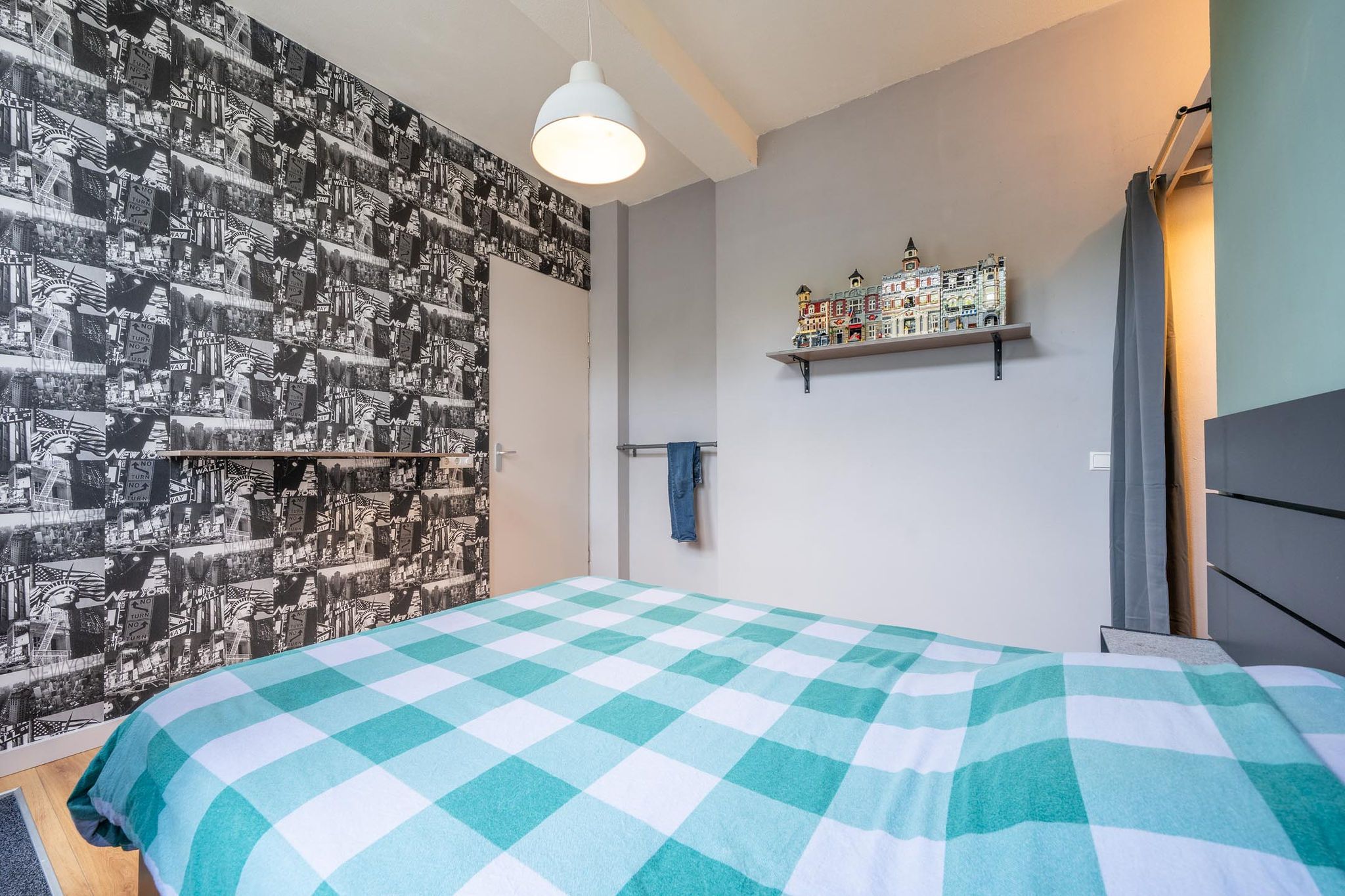 Photo 9 of Strick van Linschotenstraat 16