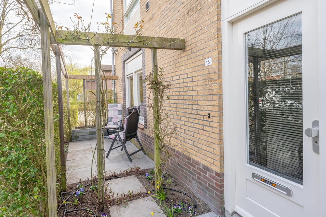Photo 17 of Strick van Linschotenstraat 16