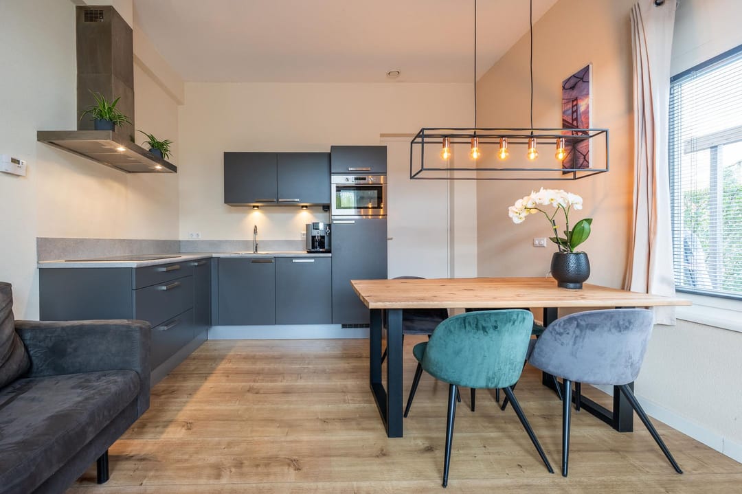 Photo 7 of Strick van Linschotenstraat 16