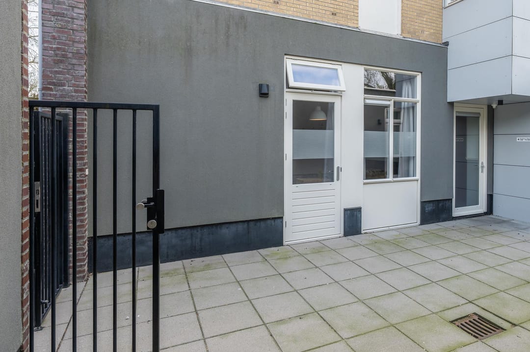 Photo 11 of Strick van Linschotenstraat 16