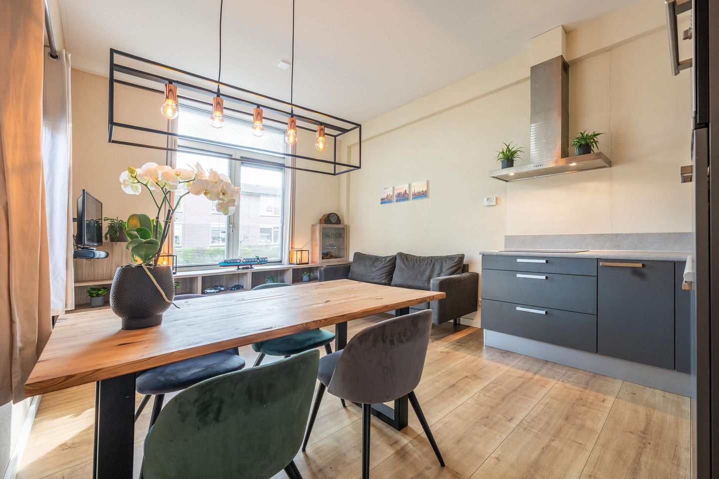 Photo 5 of Strick van Linschotenstraat 16