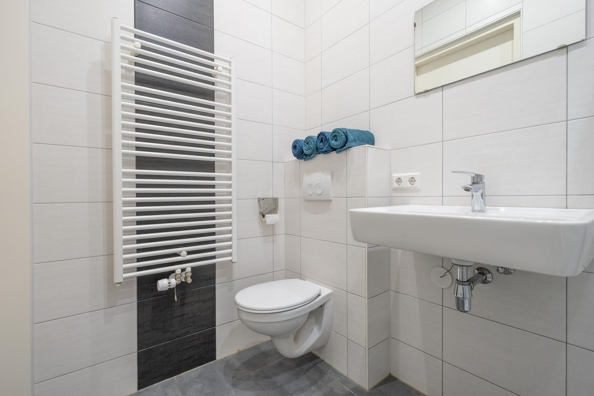 Photo 15 of Strick van Linschotenstraat 16