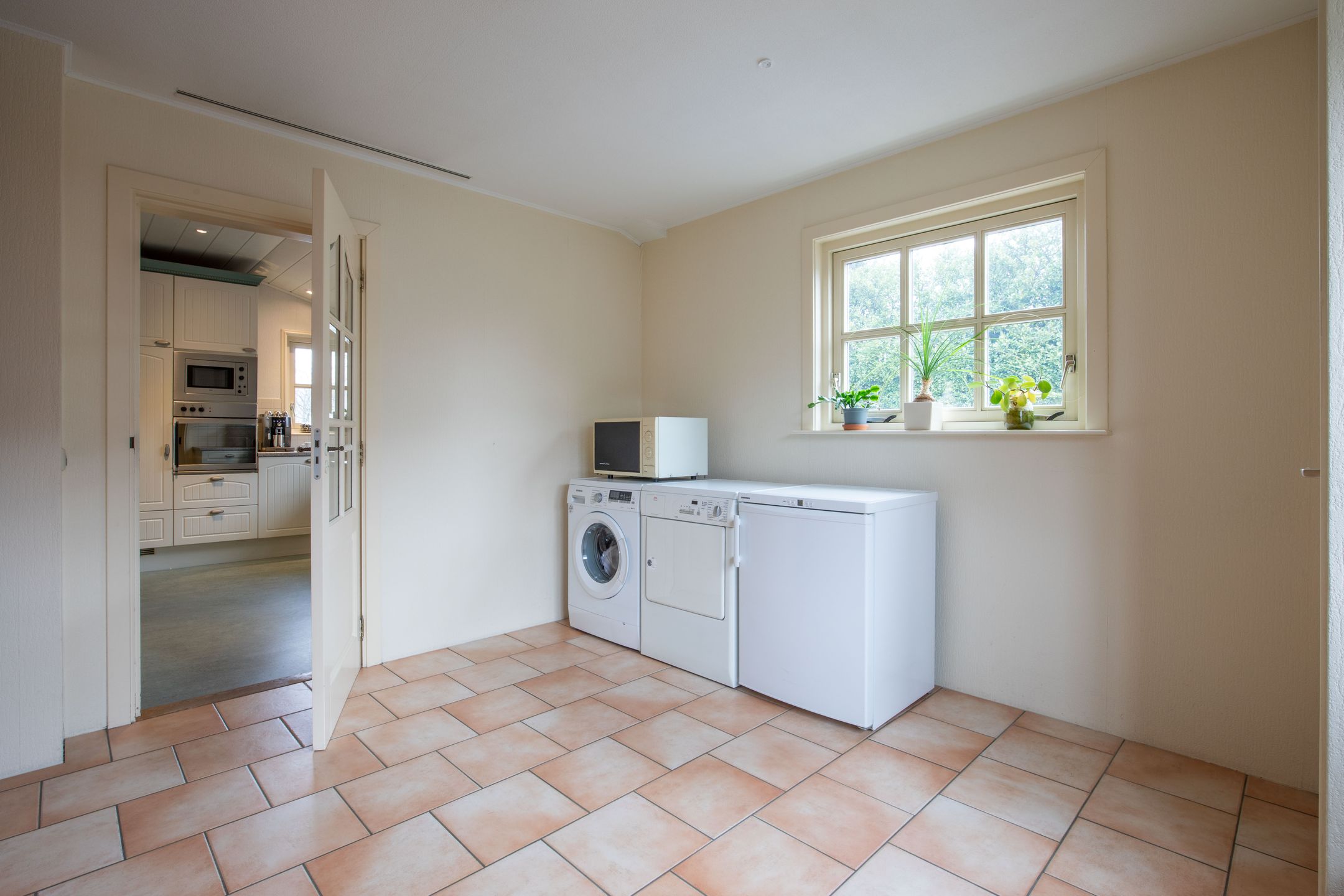 Foto 18 van Aalsmeerderweg 236