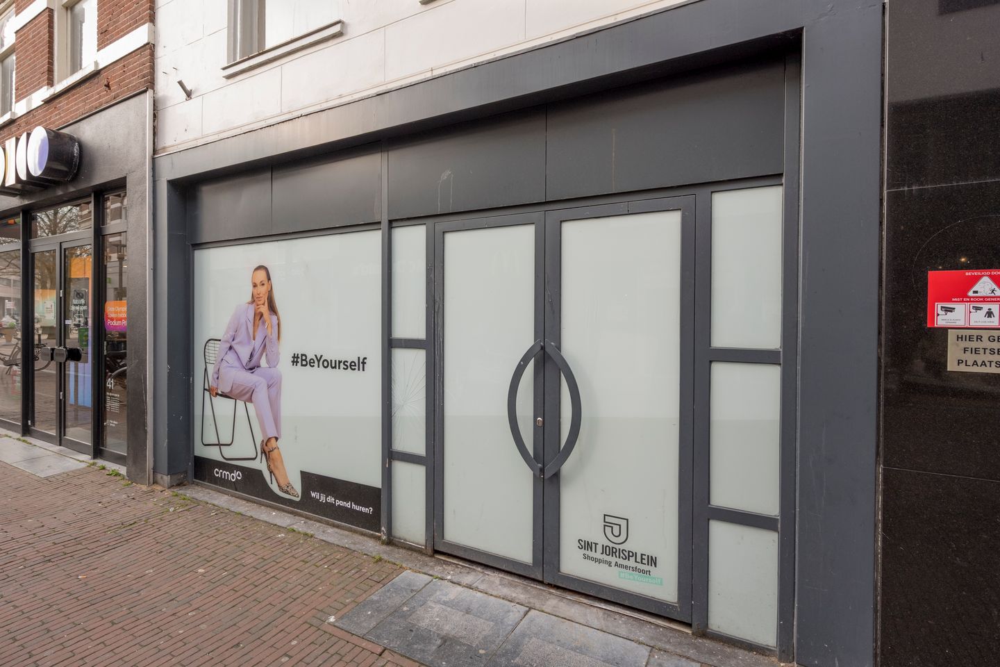 View photo 2 of Utrechtsestraat 39