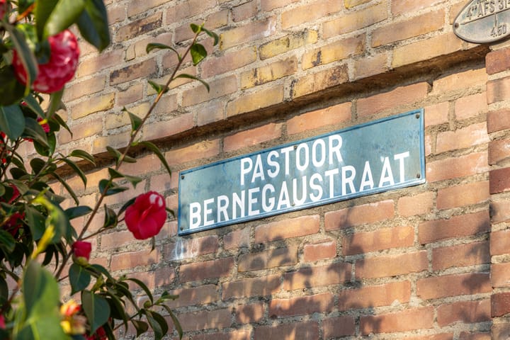Photo 2 of Pastoor Bernegaustraat 2