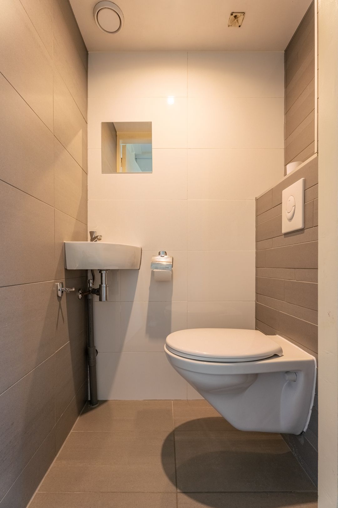 Photo 13 of Aert van Neslaan 447