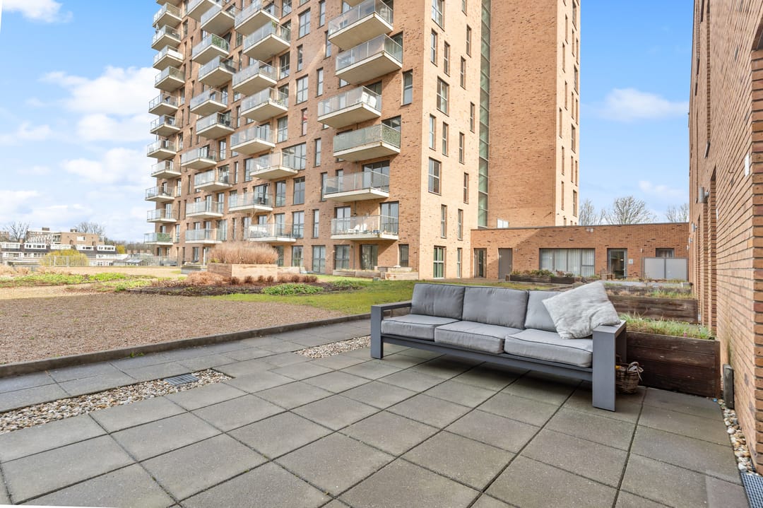Photo 7 of Treubstraat 10-F011
