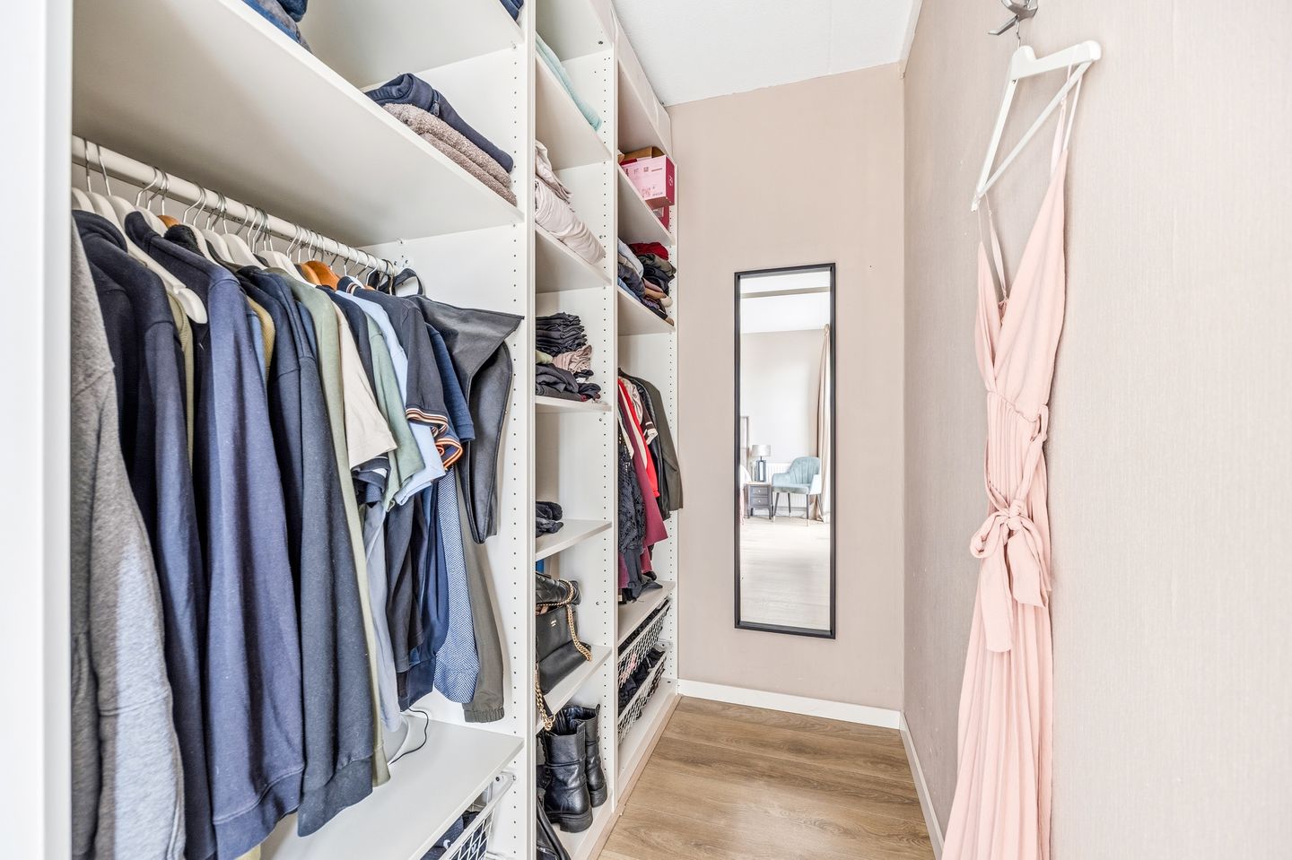 Photo 19 of Treubstraat 10-F011