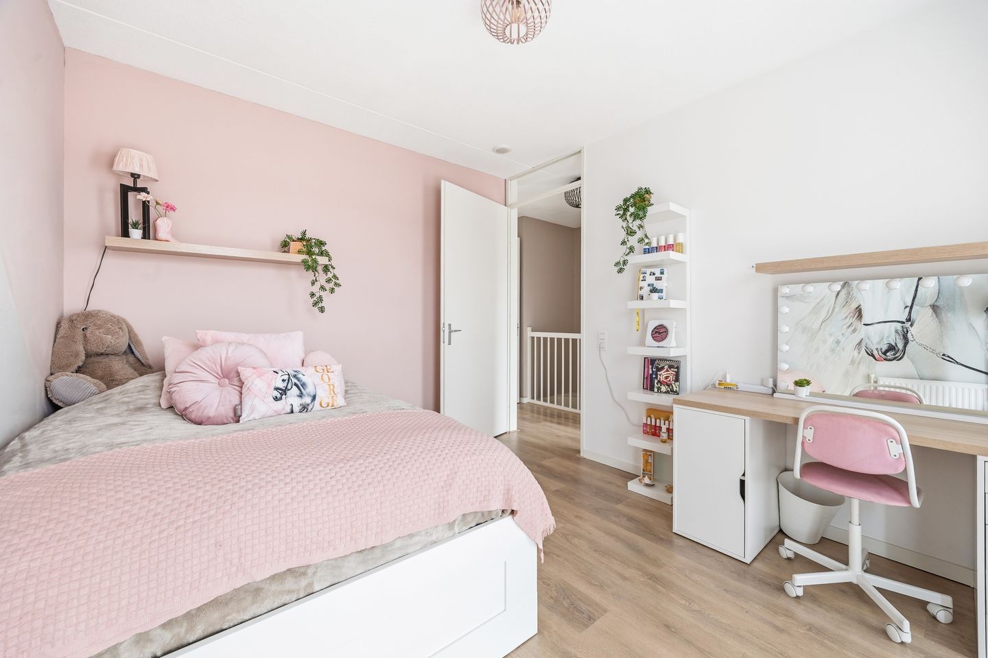 Photo 25 of Treubstraat 10-F011