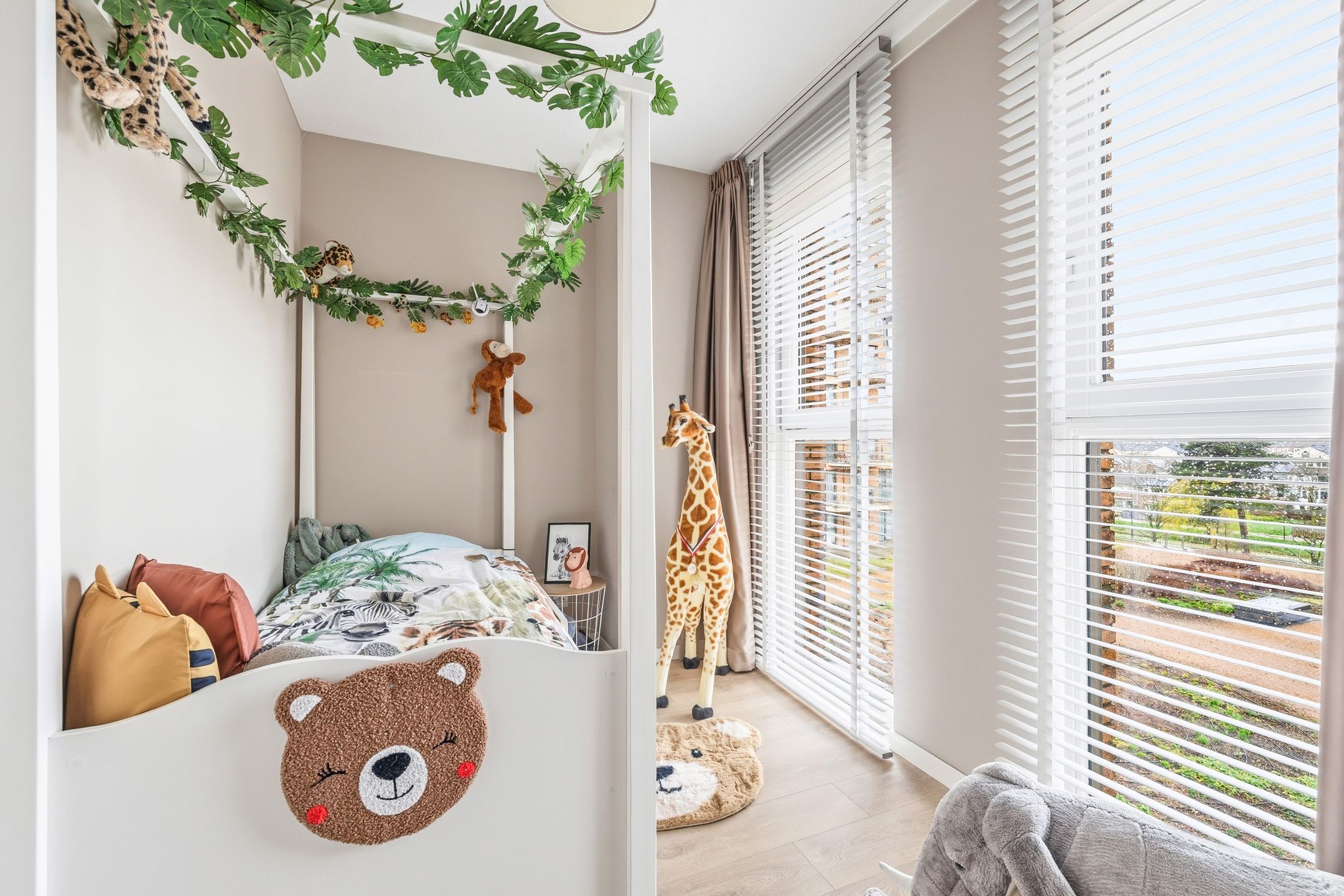 Photo 27 of Treubstraat 10-F011