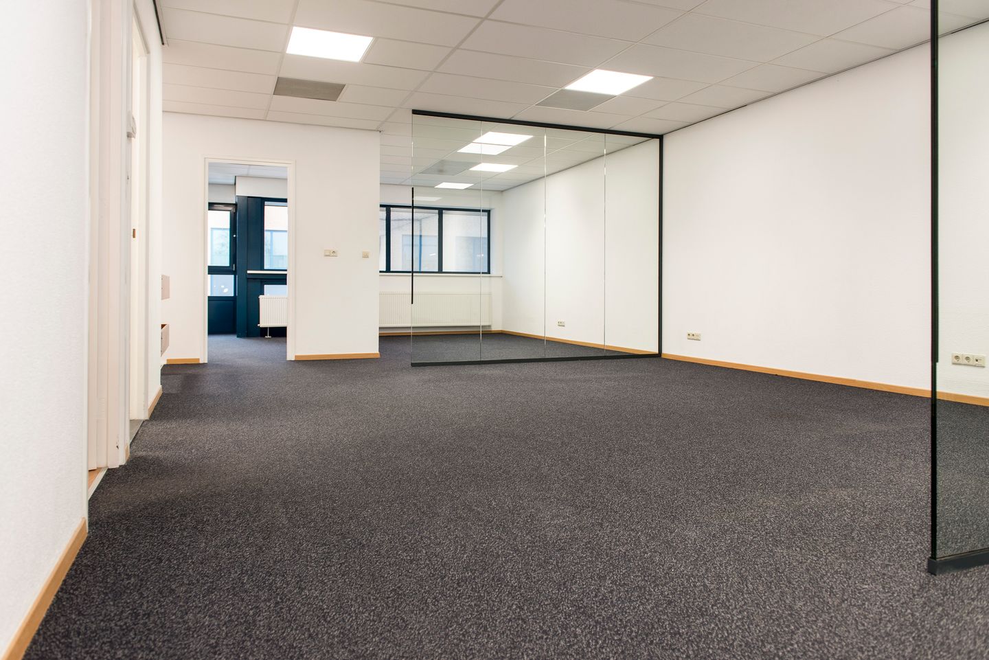 View photo 4 of Wattstraat 28