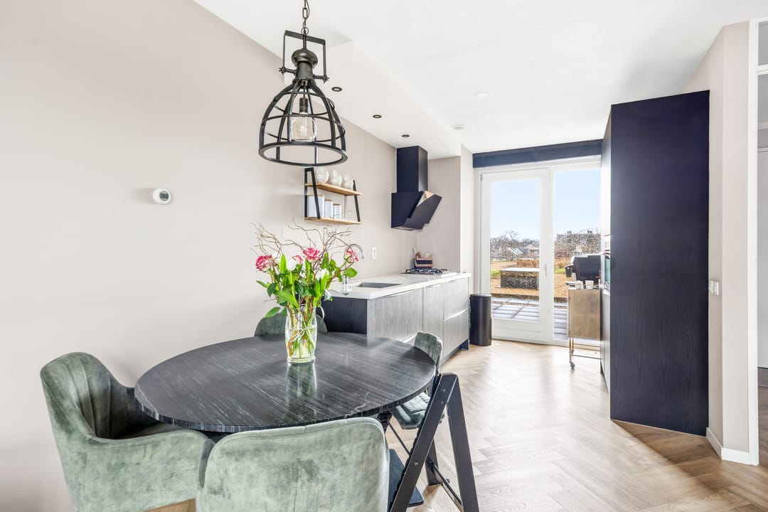 Photo 13 of Treubstraat 10-F011