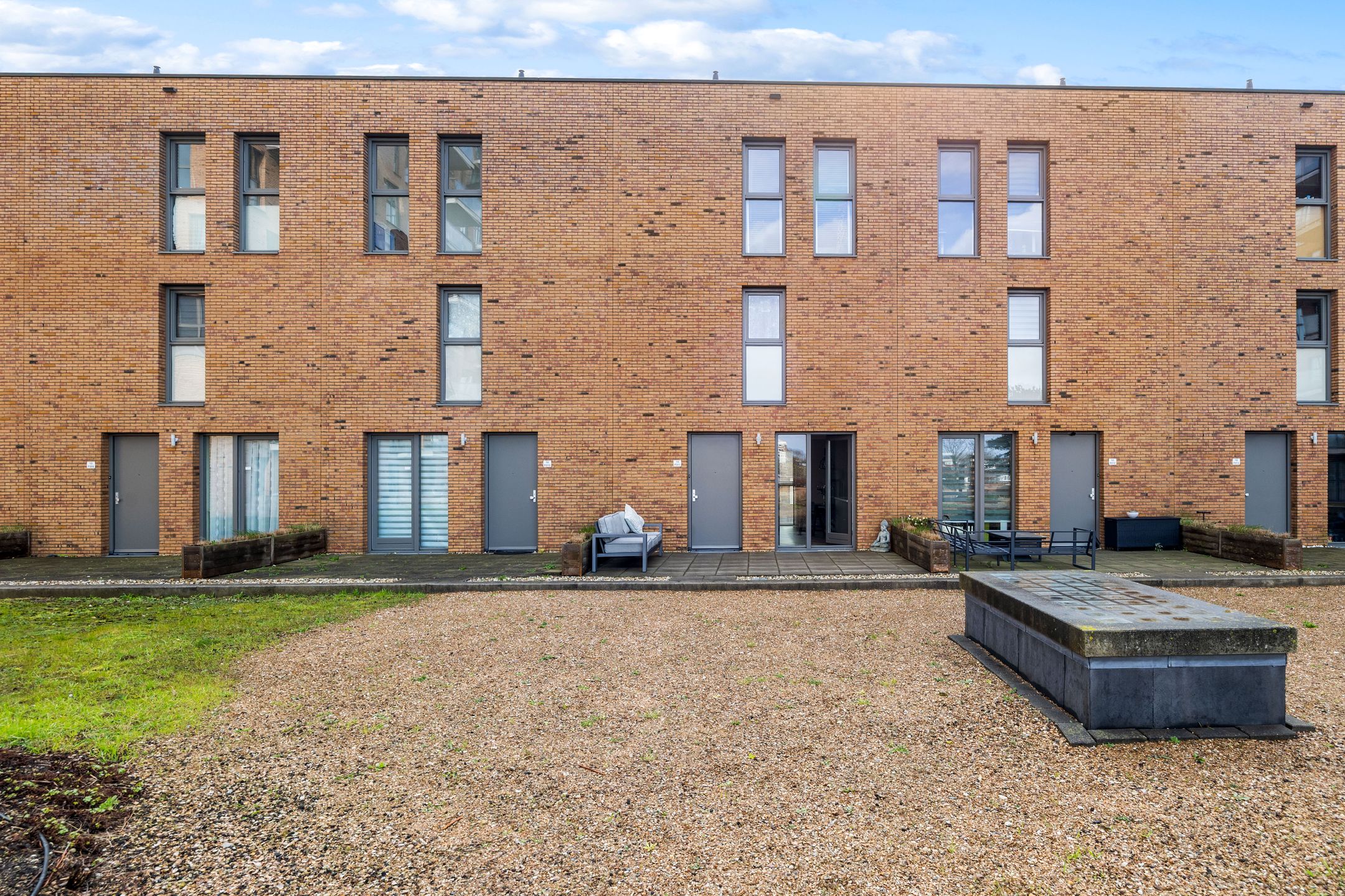 Photo 6 of Treubstraat 10-F011