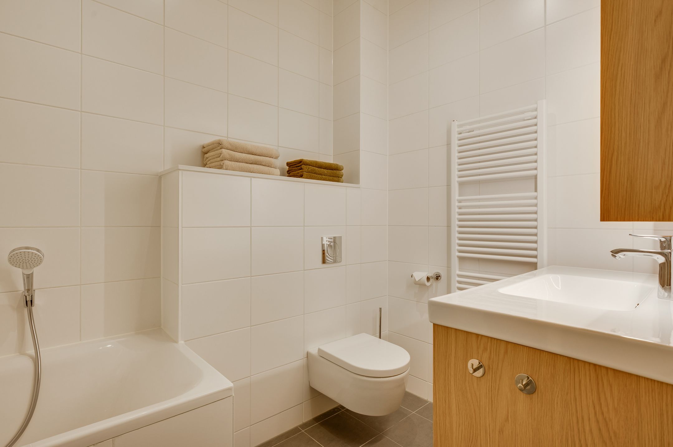 Luxury Ground Floor Apartment with City Garden in Statenkwartier — 18