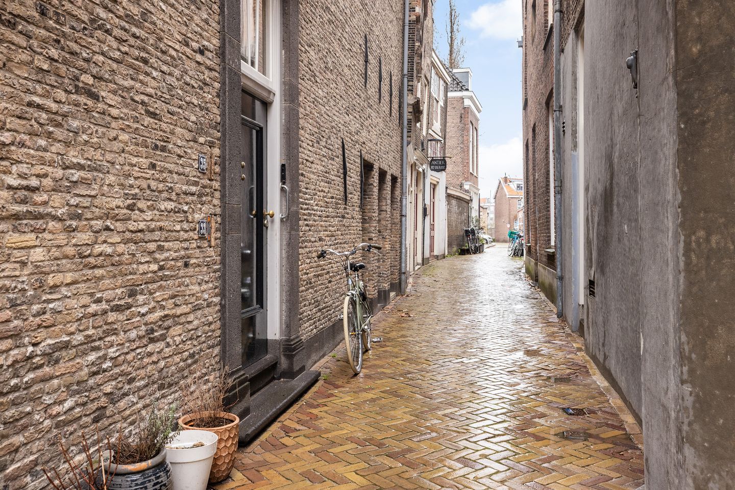 Spacious City Apartment with Loft Character in Historic Dordrecht Center — 24