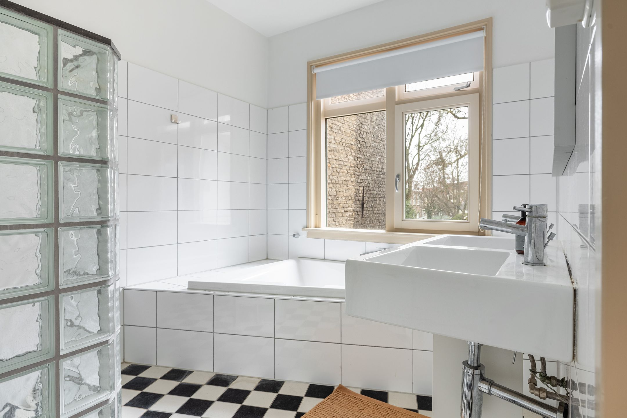 Spacious City Apartment with Loft Character in Historic Dordrecht Center — 17