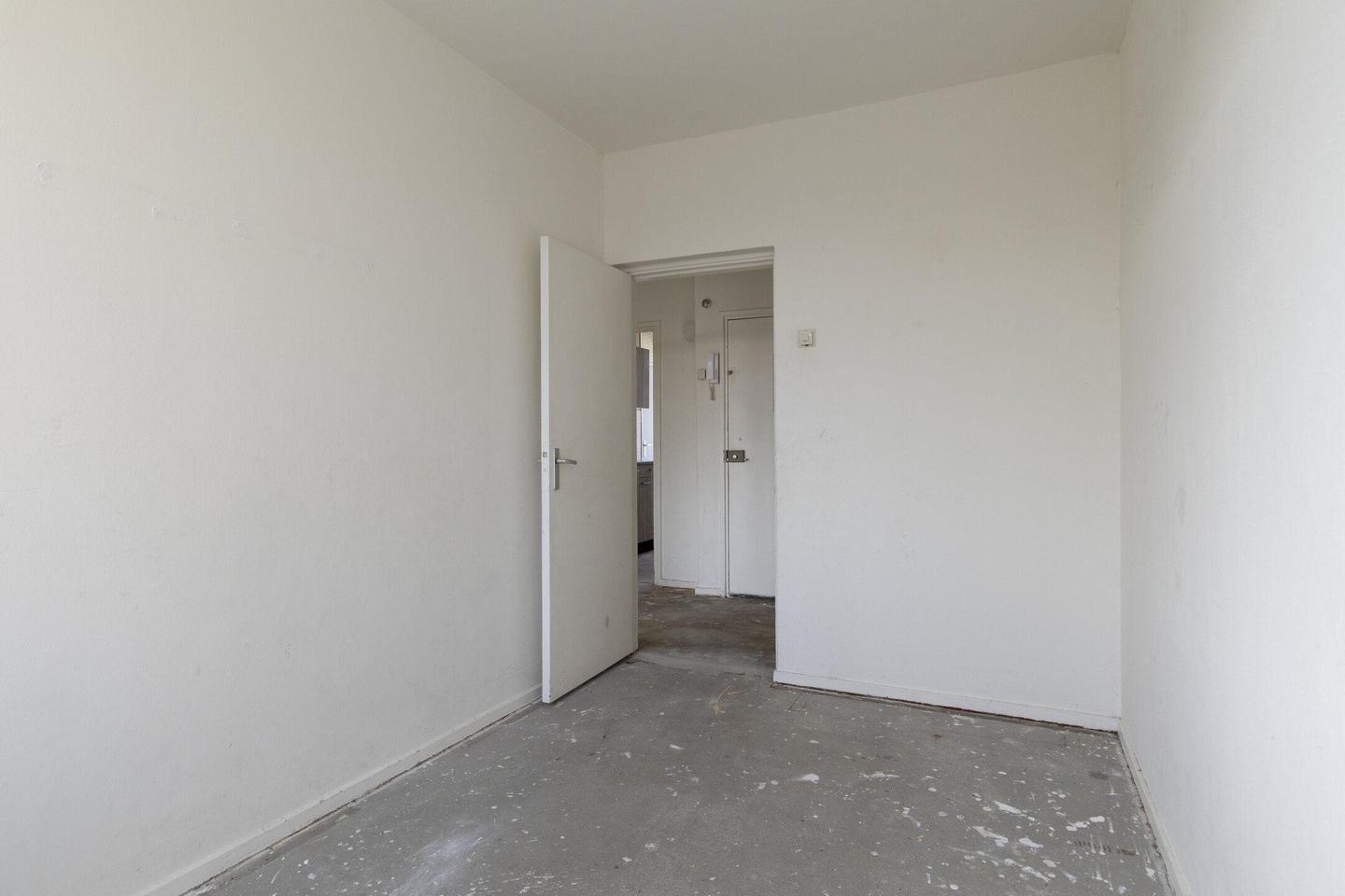 Ideal starter apartment with balcony in green Prinsenland neighborhood — 19