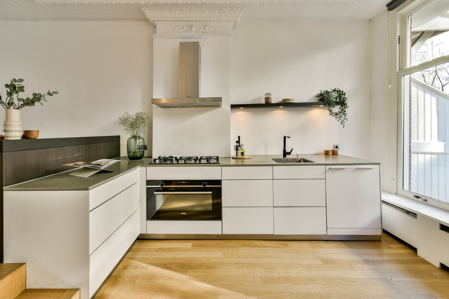 Foto 10 van Van Eeghenstraat 26-H