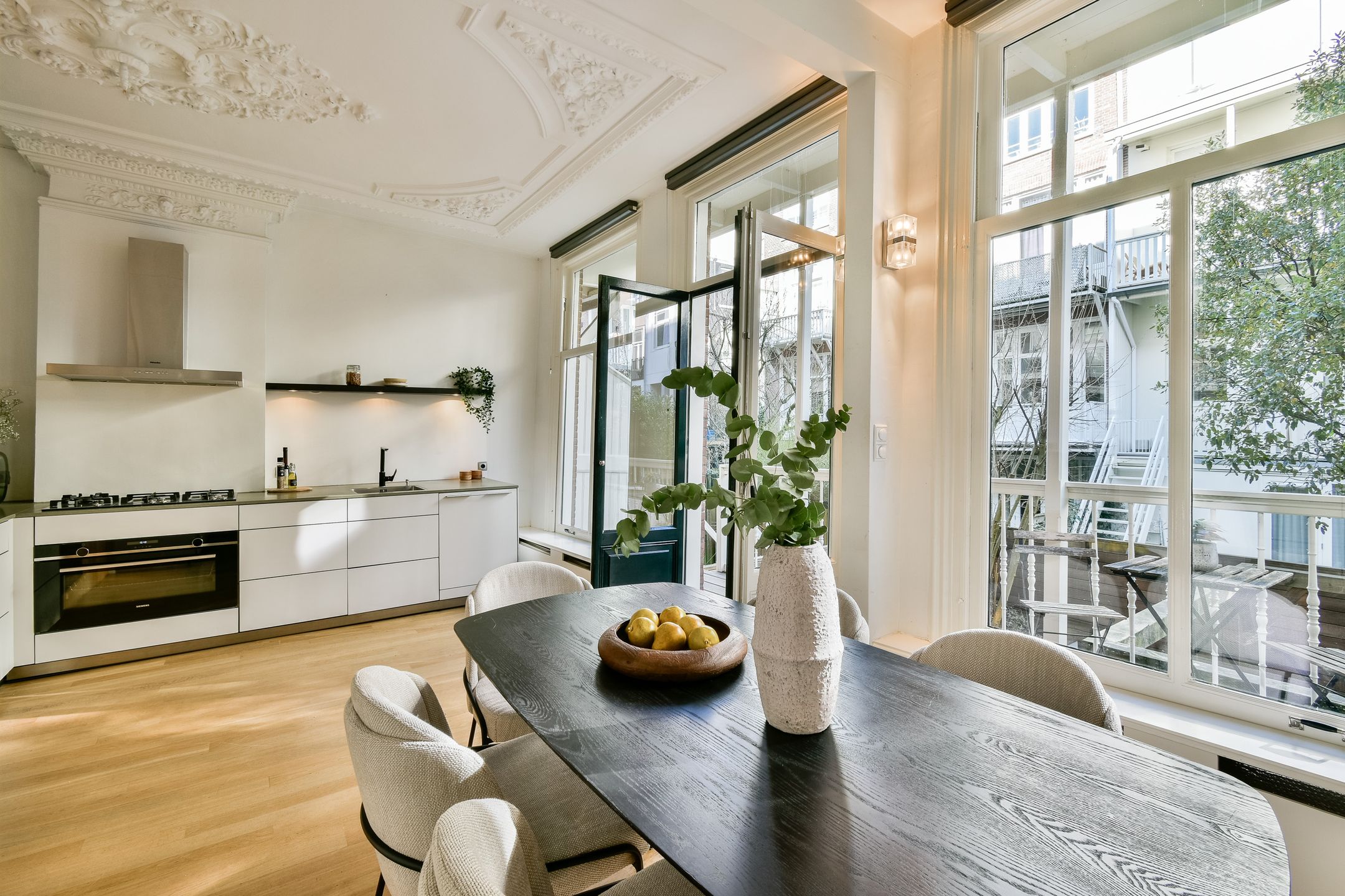 Foto 9 van Van Eeghenstraat 26-H