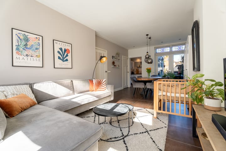 Photo 2 of Esdoornstraat 19