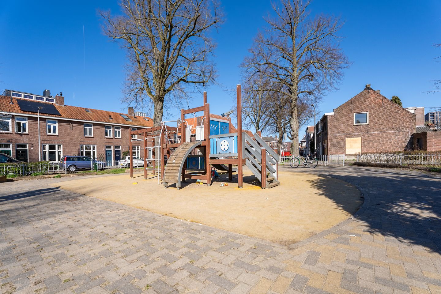 Photo 34 of Esdoornstraat 19