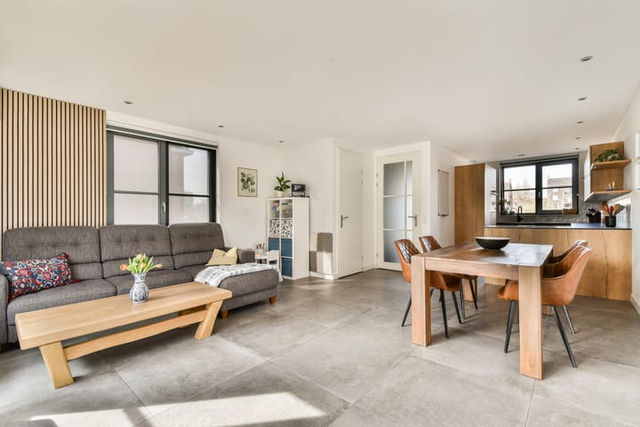 Photo 2 of Hof van Delftsesluis 49