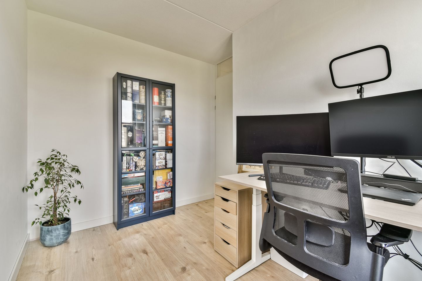 Foto 20 van Hof van Delftsesluis 49