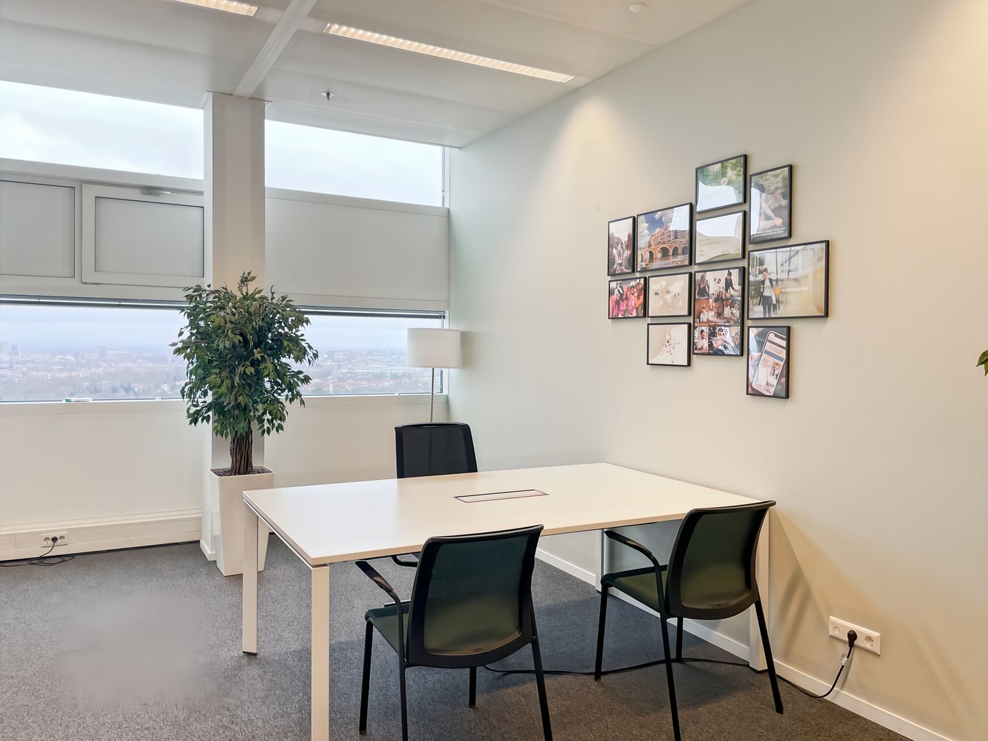 Bekijk foto 1 van Jonkerbosplein 52