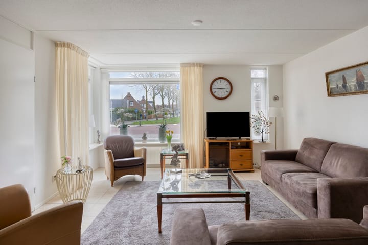 Photo 2 of Burgemeester van Engelenweg 122-A