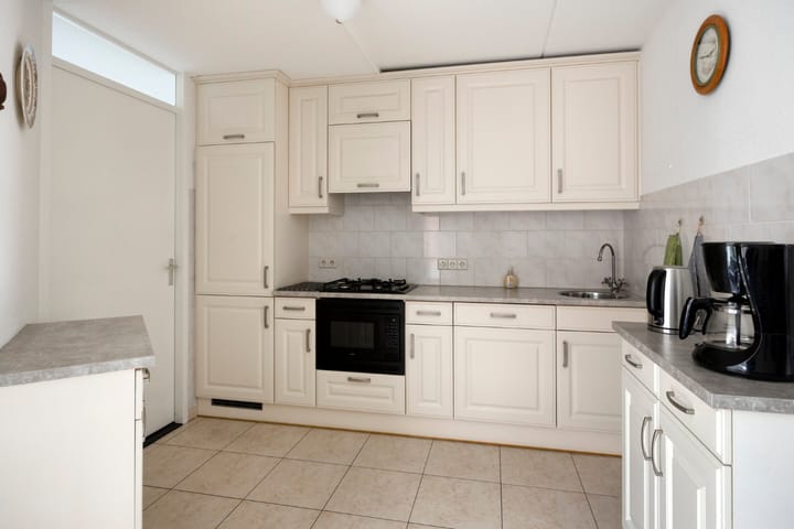 Photo 3 of Burgemeester van Engelenweg 122-A