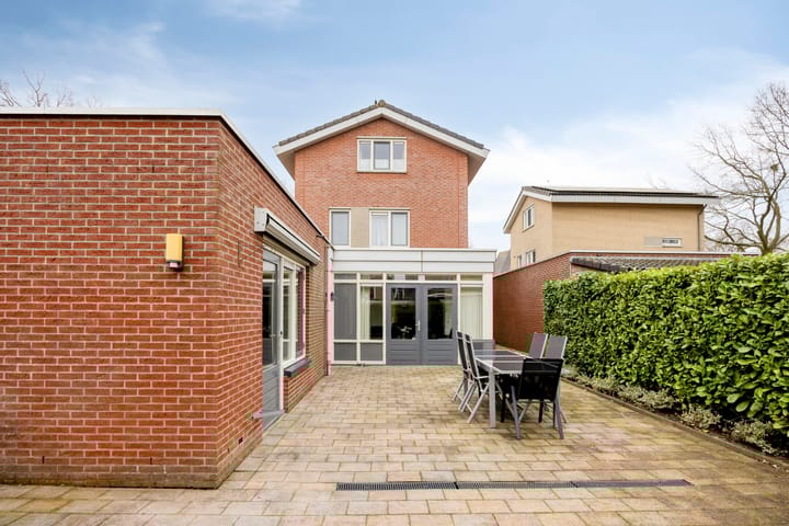 Photo 4 of Burgemeester van Engelenweg 122-A