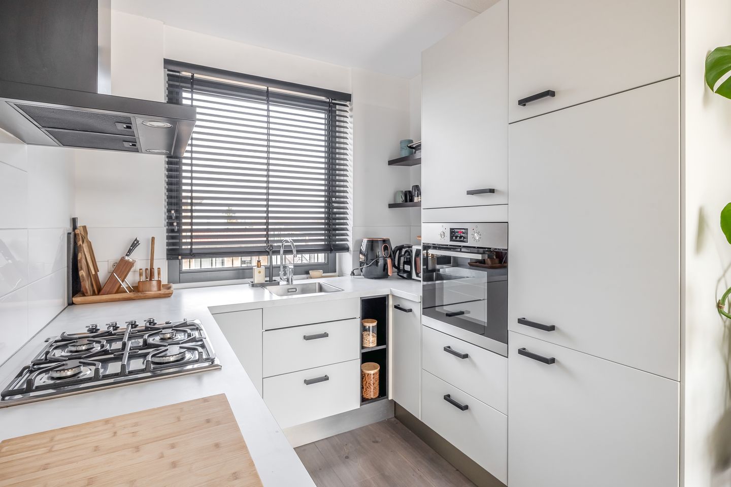 Foto 14 van Vicaris van Alphenstraat 8-F