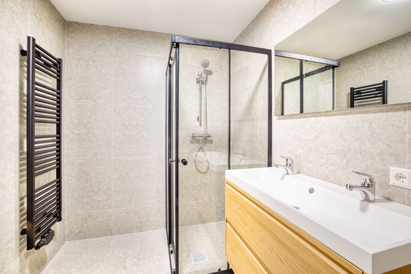 Foto 14 van Noord West Buitensingel 3-A