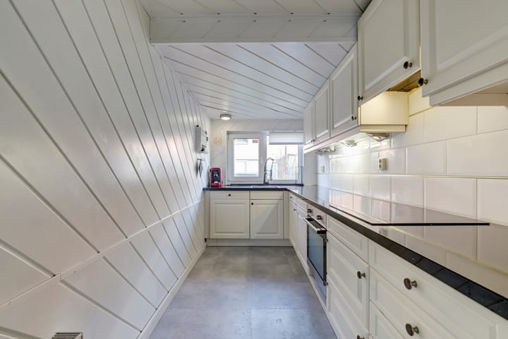 Tussenwoning te koop: Halleystraat 11, Schiedam