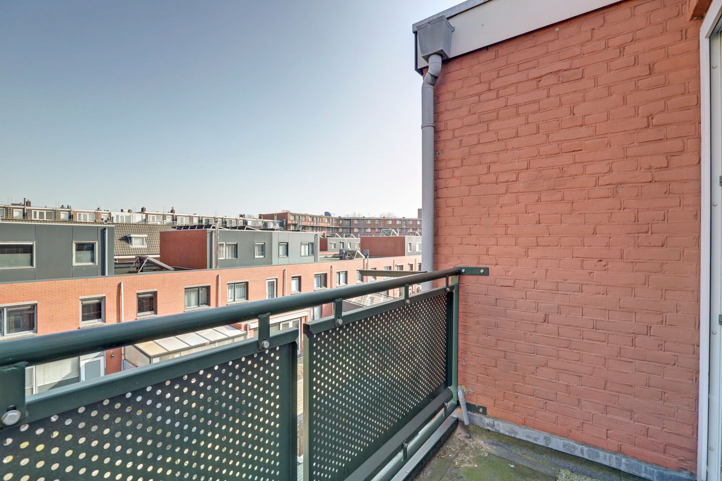 Spacious 4-Room Family Terraced House with Solar Panels and Energy Label A — 34