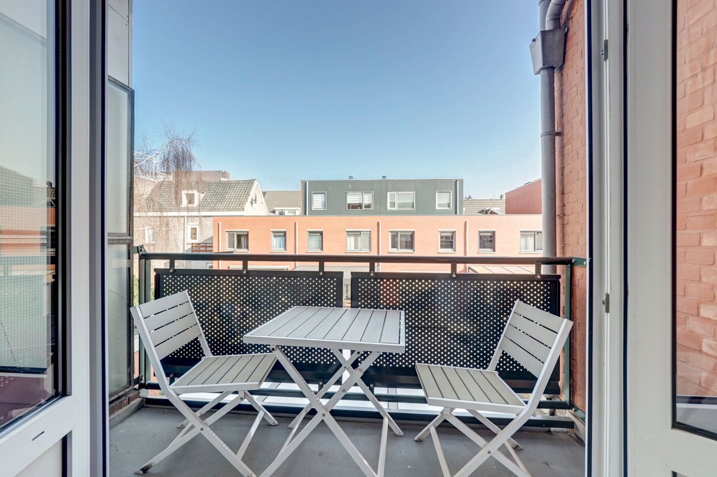 Spacious 4-Room Family Terraced House with Solar Panels and Energy Label A — 35