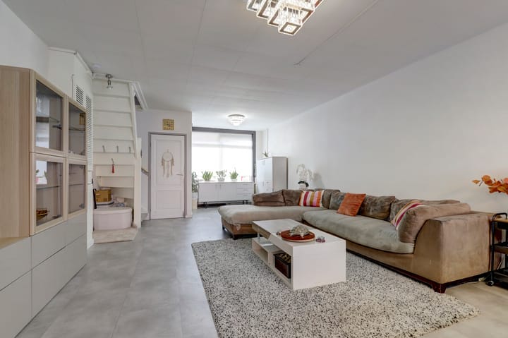 Tussenwoning te koop: Halleystraat 11, Schiedam