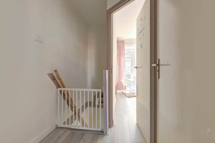 Tussenwoning te koop: Halleystraat 11, Schiedam