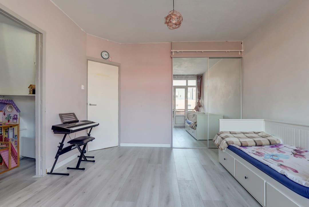 Spacious 4-Room Family Terraced House with Solar Panels and Energy Label A — 17