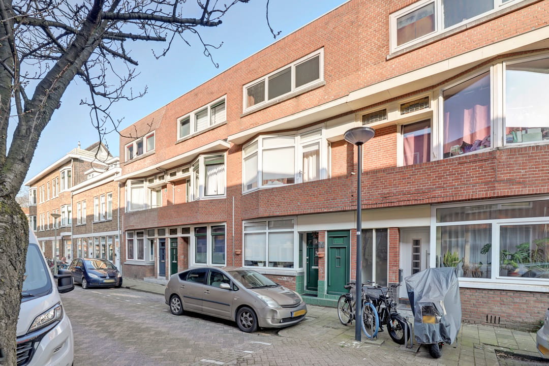 Spacious 4-Room Family Terraced House with Solar Panels and Energy Label A — 43