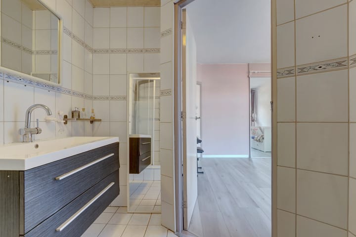 Tussenwoning te koop: Halleystraat 11, Schiedam
