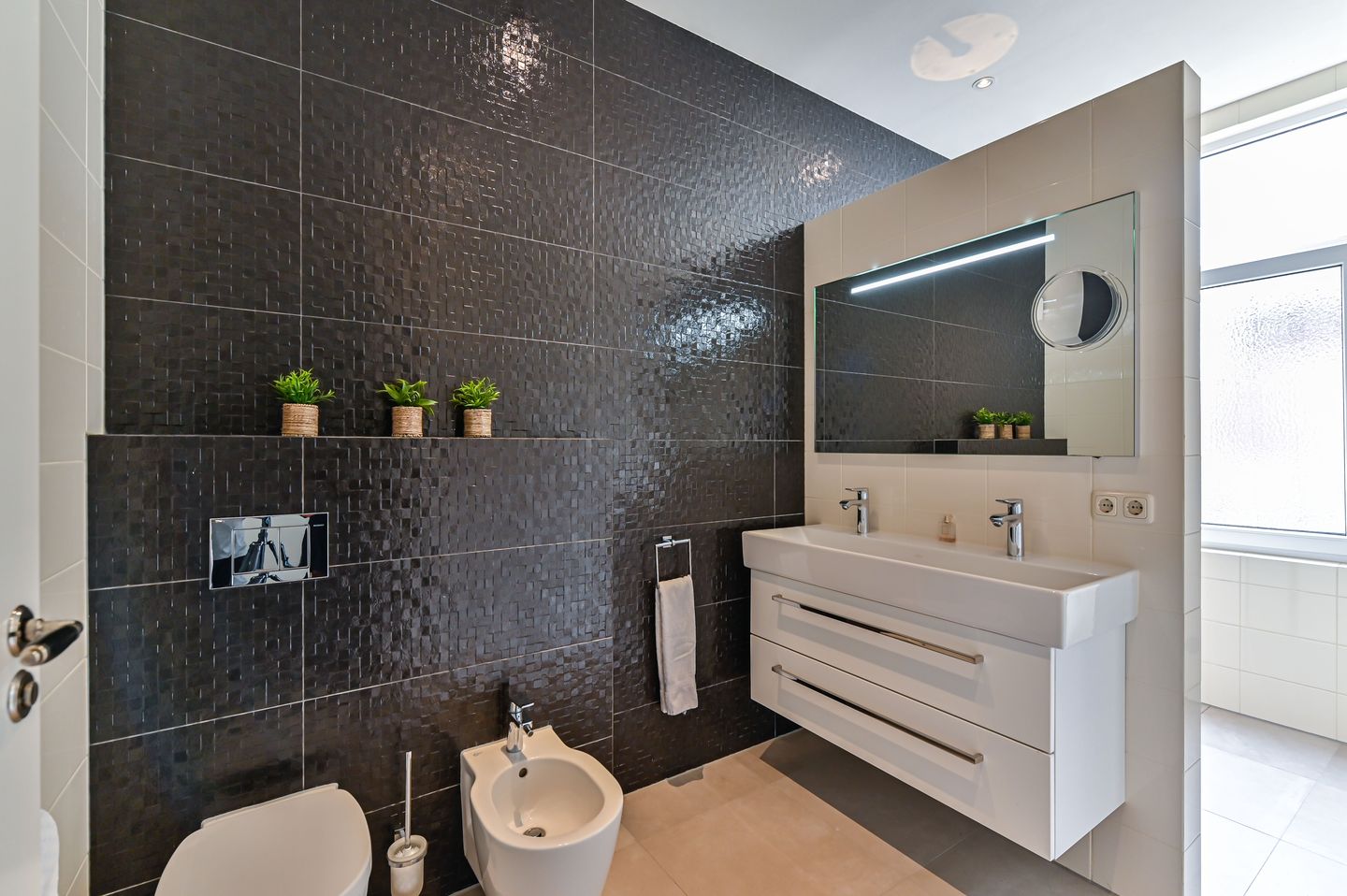 Photo 19 of Nassaustraat 6