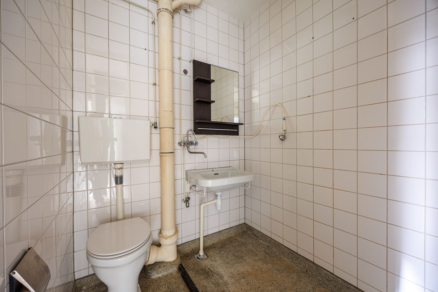 Apartment with panoramic city view in Delft — 15