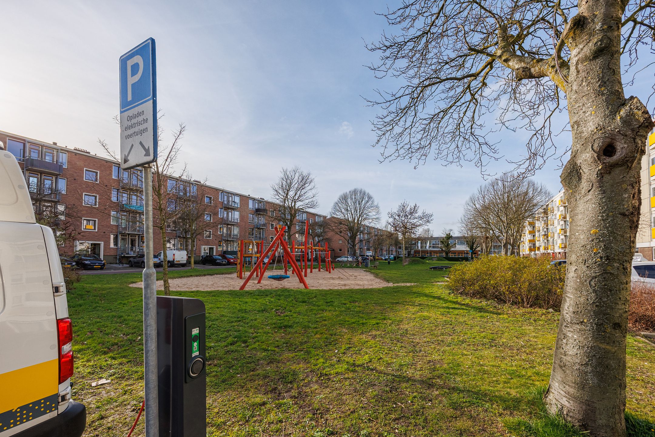 Apartment with panoramic city view in Delft — 23