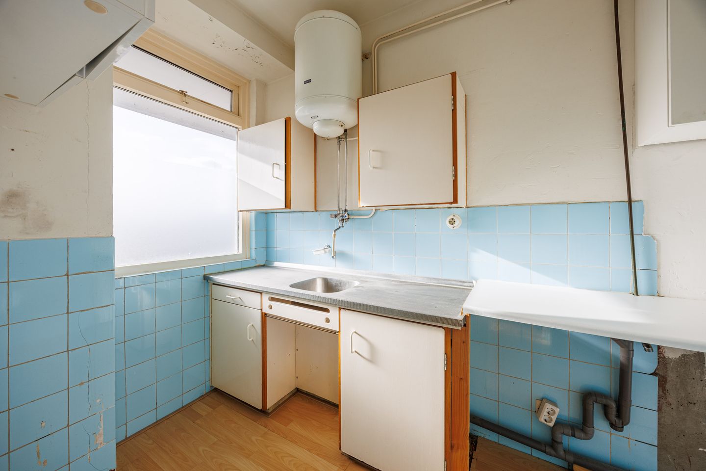 Apartment with panoramic city view in Delft — 16