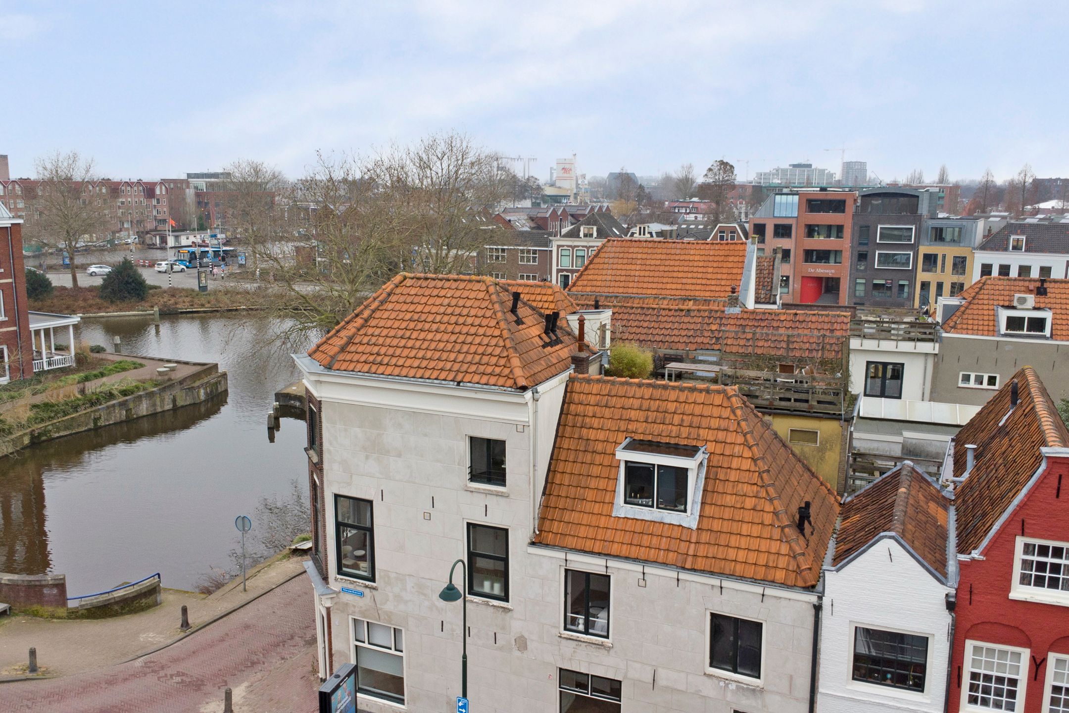 Stylish Corner Apartment with Character in Historic Gouda Center — 23