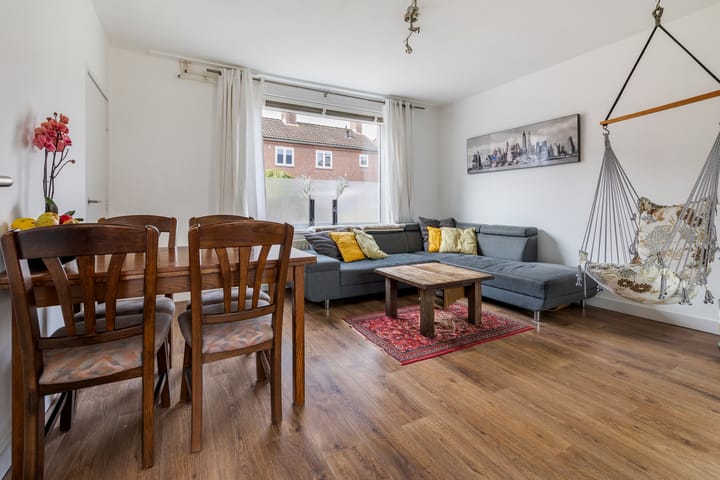 Foto 4 van van Limburg Stirumstraat 31