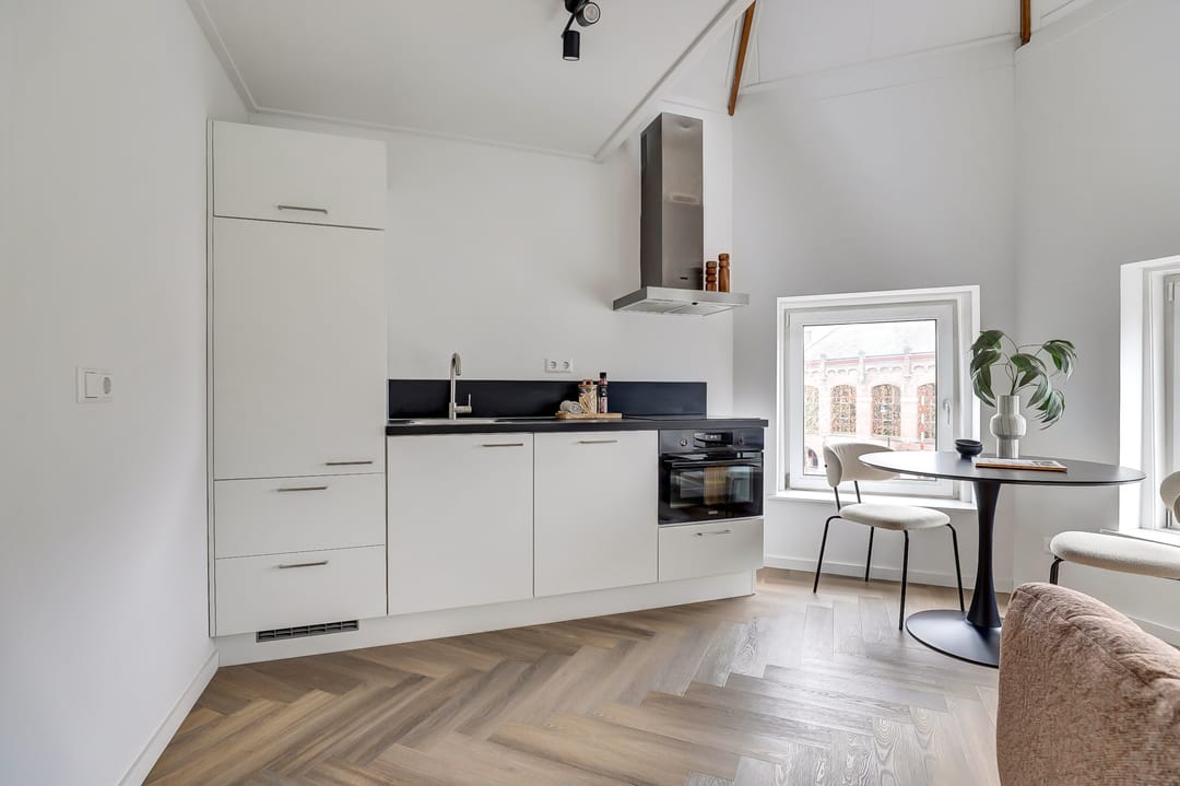 Stylish Corner Apartment with Character in Historic Gouda Center — 12